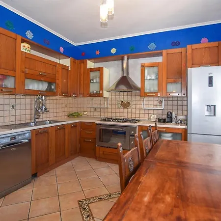 2 Bedroom Lovely In