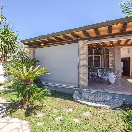 2 Bedroom Lovely In Holiday home Anzio