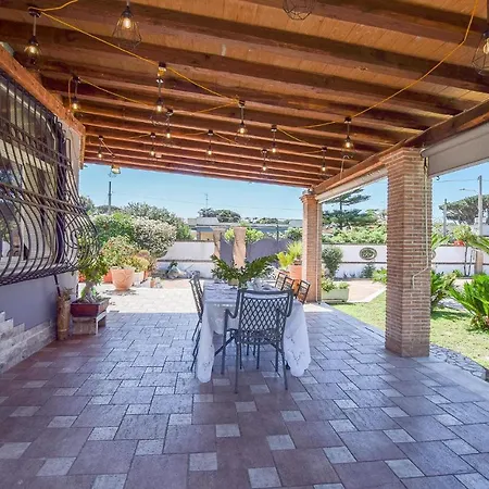 2 Bedroom Lovely In Holiday home Anzio